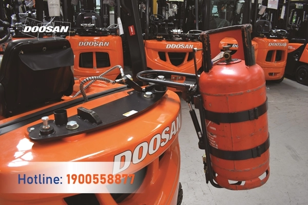 202203-triet-ly-an-toan-xe-nang-doosan-03