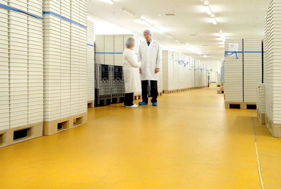 Flowcrete_ensure_flat_floors_in_warehouses