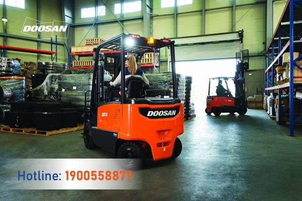 202203-triet-ly-an-toan-xe-nang-doosan-01