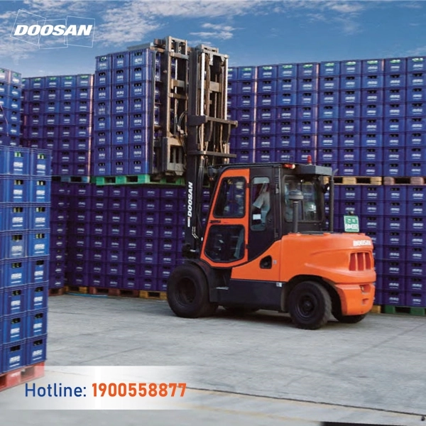 202205-xe-nang-kep-gach-tuynel-doosan-04