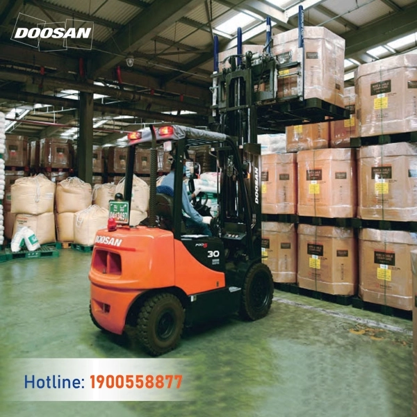 202205-xe-nang-kep-gach-tuynel-doosan-05