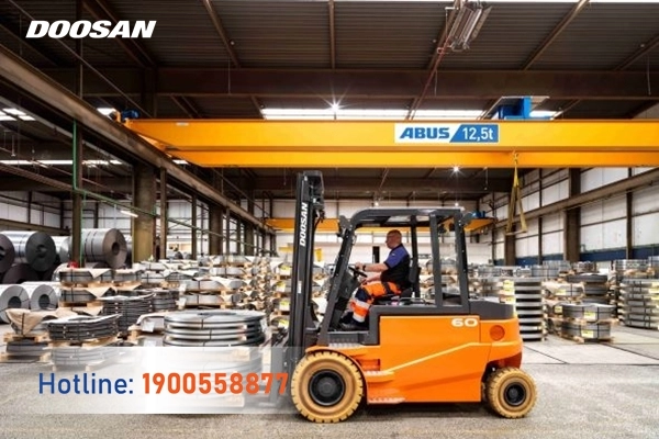 202303-ra-mat-xe-nang-dien-B60NX-04