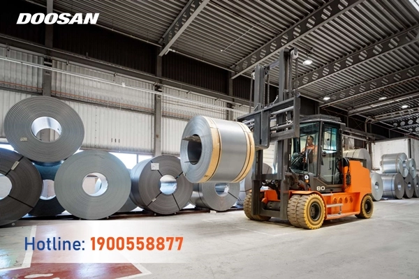 202303-ra-mat-xe-nang-dien-B80NS-04