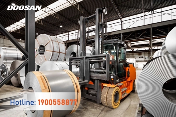 202303-ra-mat-xe-nang-dien-B80NS-06