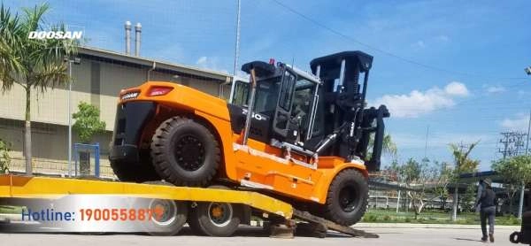 202202-ban-giao-xe-nang-dau-25-tan-doosan-brvt-thumb