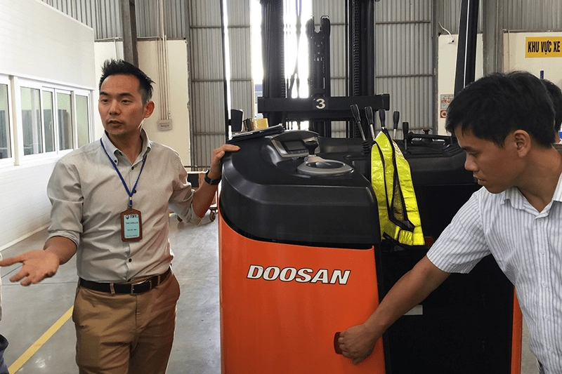 Tổ chức đào tạo chuyên sâu xe nâng Doosan cho nhân viên