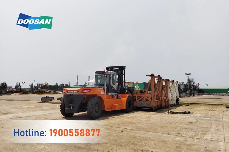 Xe nâng Doosan 25 tấn