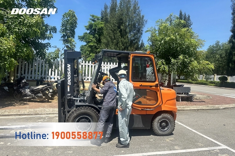 202408-cskh-xe-nang-doosan-tst-corporation-2