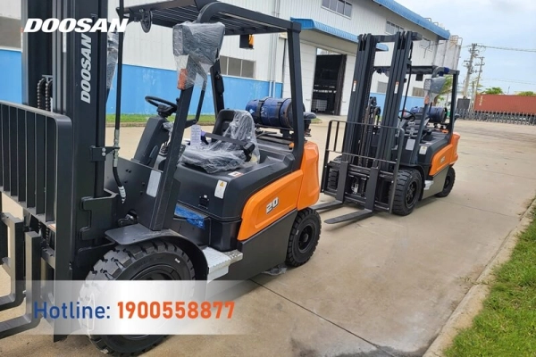 Bàn giao 2 xe nâng gas Doosan GNXP tại Quảng Nam