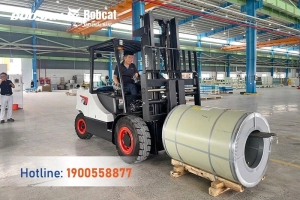 202508-ban-giao-xe-nang-dau-5-tan-bobcat-dau-tien-tai-vn-4