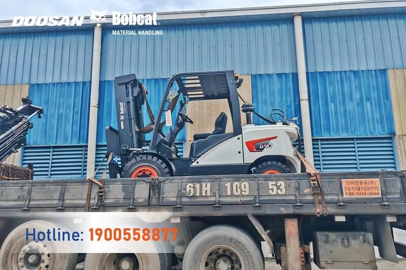 202508-ban-giao-xe-nang-gas-4-tan-bobcat-hyosung-dong-nai-2