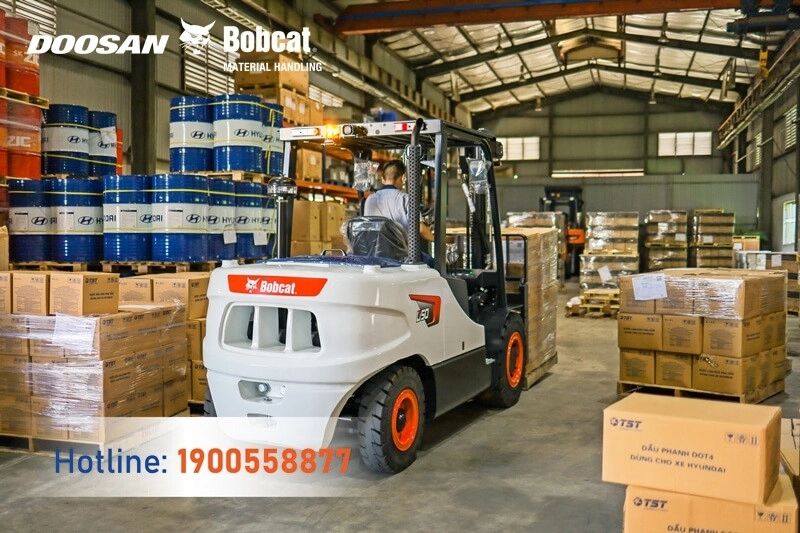 202508-khuyen-mai-mua-xe-nang-doosan-bobcat-tst-corporation-2