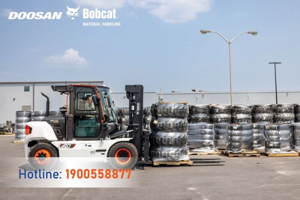 202508-tst-ho-tro-cho-thue-tai-chinh-xe-nang-cu-xe-nang-moi-doosan-bobcat